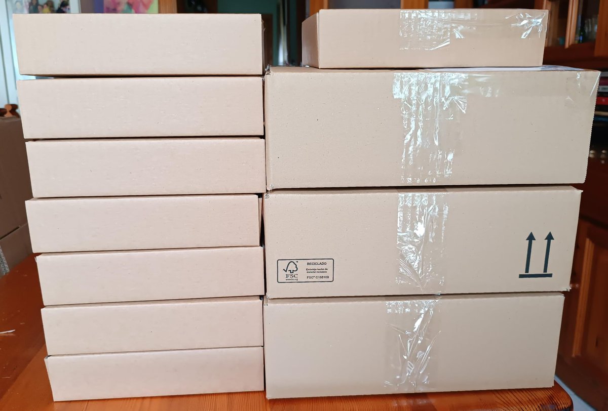 ¡Ya se están enviando los pedidos de nuestras últimas novedades! Esperamos que lo disfrutéis mucho. Además, algunos incluyen sorpresas. Gracias por el apoyo! 😊