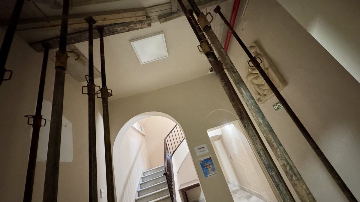 🧱 Iniciadas las obras de rehabilitación de Casa de la Cultura

MCO Construcción, empresa local, responsable de la reforma del espacio

CLAVES
💶 Inversión: +50.000€
🚧 Plazo: 3 meses

El alcalde <a href="/manolo_baron/">Manolo Barón 🇪🇸</a> y la concejal <a href="/srsrios/">Sara Rios🇪🇸</a> visitan el inmueble

#Antequera es #MásCiudad