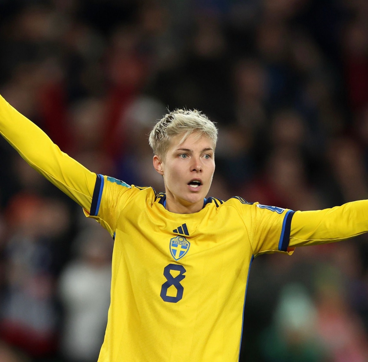 lilyawfc's tweet photo. grattis på födelsedagen till tjejen som räddade mig. jag kommer alltid att sakna att se dig spela varje vecka (och dig i allmänhet).

tack för allt, finns alltid i mitt hjärta. vi ses snart i Italien, min svenska superstjärna❤️

du är det absolut bästa, du gjort mig starka https://t.co/gjjXXjzIde