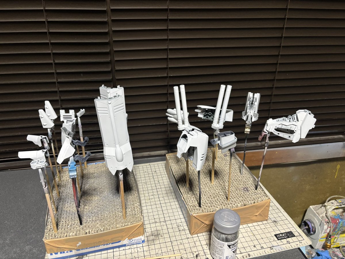 aksunflowers30's tweet image. 量が多いので何回か分けて塗装してます😮‍💨
メインカラーは白ではございません🙏

#マクロスモデラーズ
#vfg
#vb6