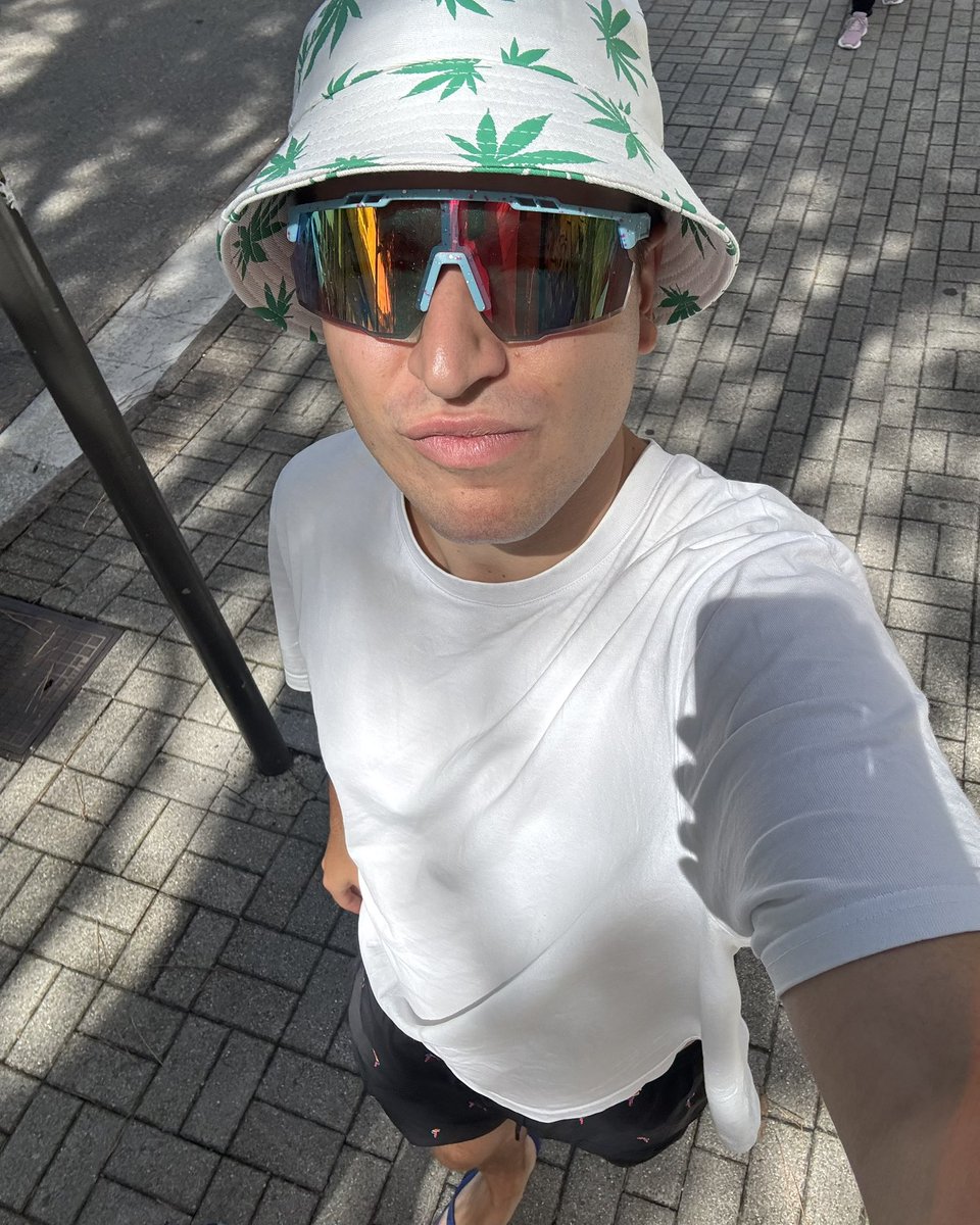 iamtorricelli's tweet photo. ore d’oro🍭 https://t.co/sbsULxrr1w