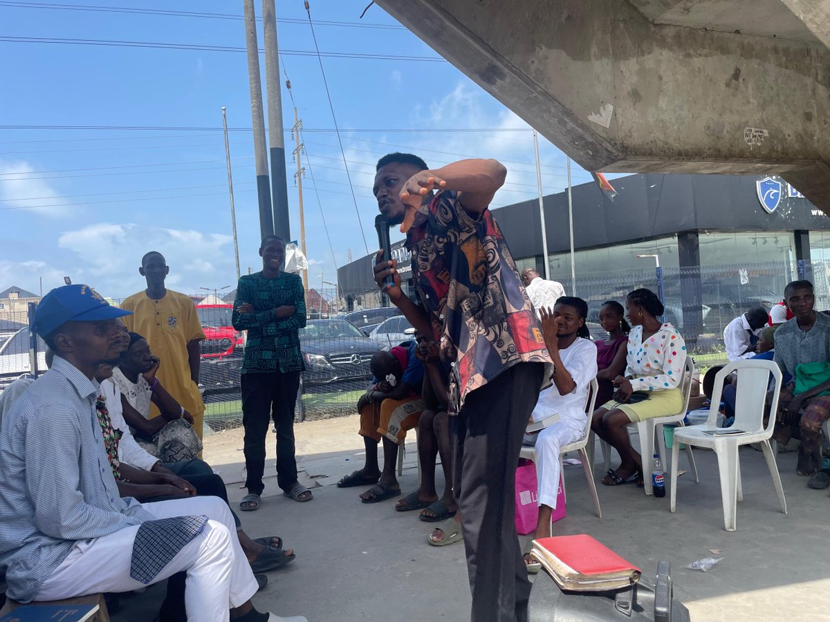 lekan_olayinka1's tweet photo. Months ago I preached at the Church Under the Bridge. Don't mind the posture please. 

I didn't preach for long. But I preached the gospel to them, the goodnews that is equally needed by both the rich and the poor. 

At a point, I asked them to look around in Lekki, pointed to the big cars and houses and told them it will all burn one day.

That they have what is most treasured and important, eternal life. That it nothing else matters. There was joy in the camp.

The good news that levels both the highborn and lowborn into fallen and dead condemned who need the saving grace of God. 

Everyone in the church rejoiced. I could feel and sense because the gospel had been preached to them. 

This was what Jesus did. This was what his apostles did. The gospel preached to everyone, without discrimination. 

This prosperity gospel that our 'apostles' are peddling is not of God. And soon, soon, He will come and cleanse His church.