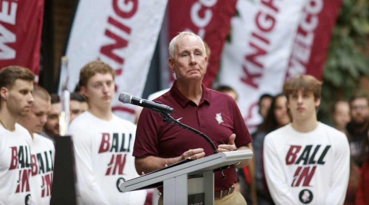 Coffee with Crawford | "This is Bellarmine:" On Thursday night, Scott Davenport received Bellarmine’s highest honor. A look at that moment — and everything behind it ericcrawfordsports.substack.com/p/this-is-bell…