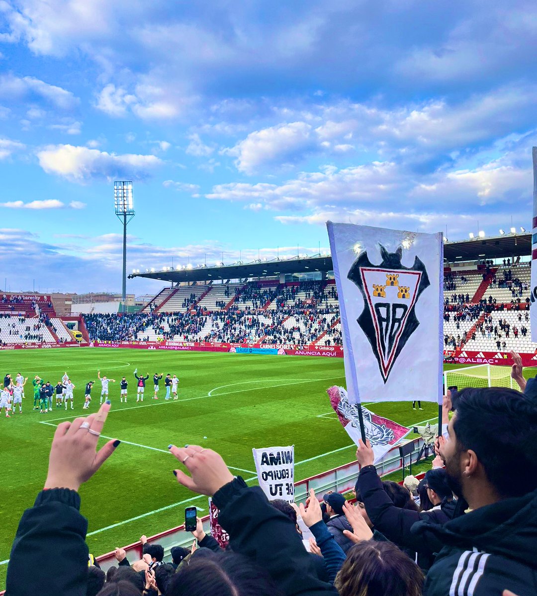 Squadra 1940 (@squadra1940) on Twitter photo Vayan preparando las bufandas y las gargantas… ¡¡¡VAMOSSSSS!!! 📣🦇
📸<a href="/RodrigoGar70104/">rodri_gaarcia</a>
#NoAlFútbolEntresemana Vayan preparando las bufandas y las gargantas… ¡¡¡VAMOSSSSS!!! 📣🦇
📸<a href="/RodrigoGar70104/">rodri_gaarcia</a>
#NoAlFútbolEntresemana