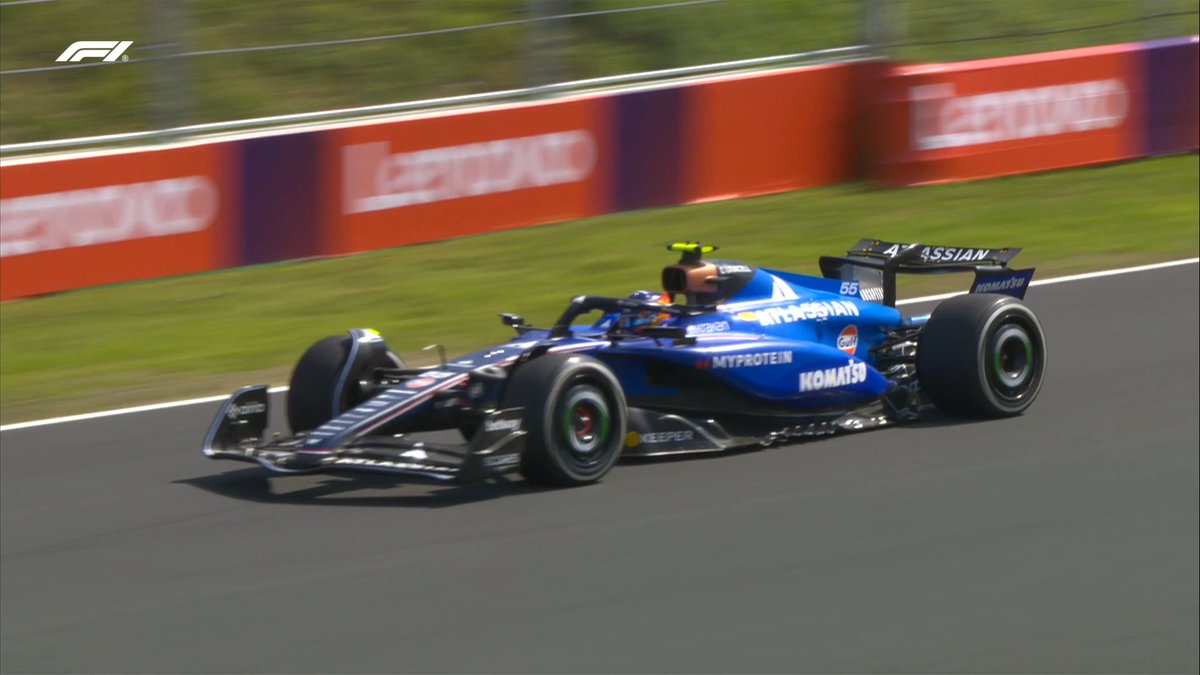 Just a couple of cars circulating at the moment as we approach the halfway point in the session 

TOP 10
Verstappen
Sainz 📸
Leclerc
Albon
Hadjar
Alonso
Lawson
Hamilton
Norris
Stroll 

#F1 #ItalianGP
