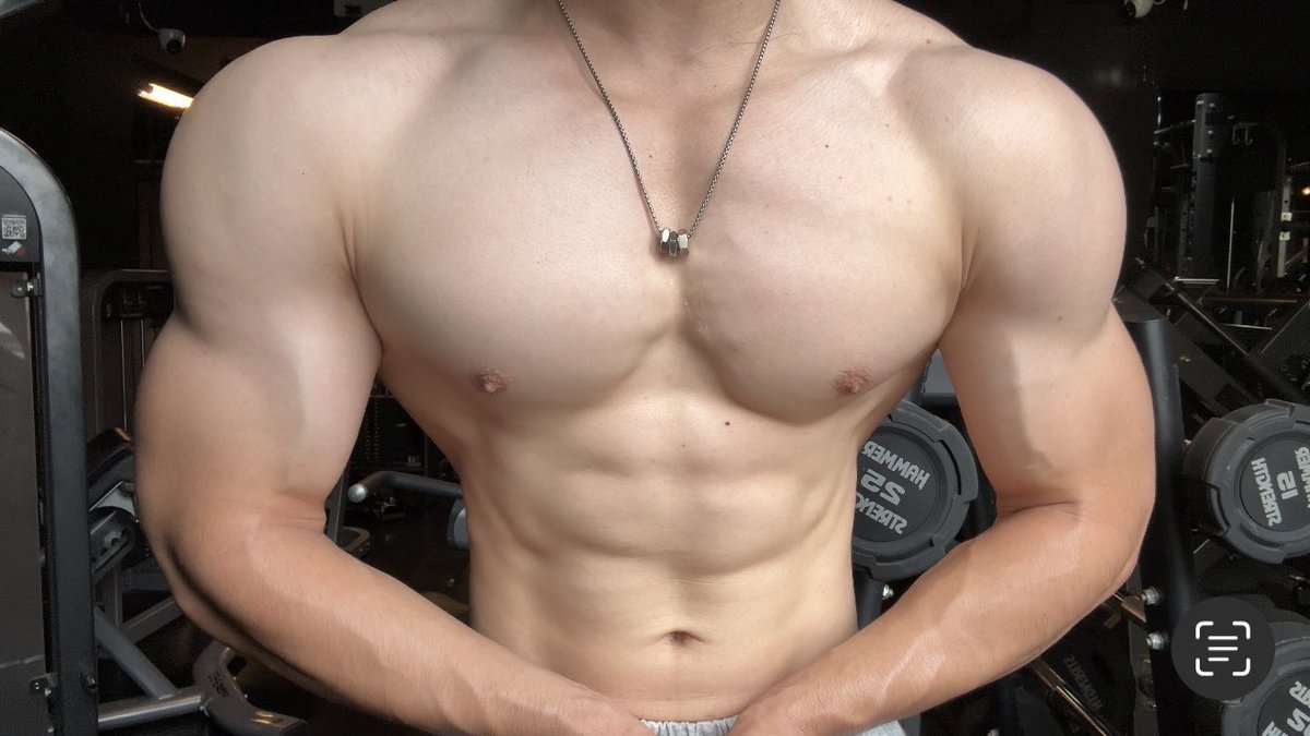 对比去年还是长了点肌肉的