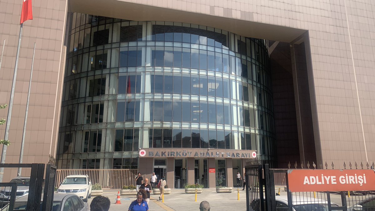 🔴‘Yenidoğan Çetesi’ Davası |

📍Duruşma sanık avukatlarının savunmaları ile devam ediyor. 

‘BURAK MENGÜ’DEN ‘MANİSA DAVASI’ BENZETMESİ 

Sanıklardan Cansu Akyıldırım’ın avukatı Burak Mengü: 

🗣️“Bizim yargımız geçmişten bu güne örgüt yaratmayı sever. 1995 yılından 2000’lere