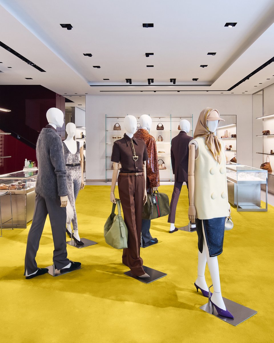 gucci's tweet image. A glimpse into the House’s Cheongdam flagship boutique, which now houses #GucciOsteria Seoul, the fourth Gucci Osteria worldwide.