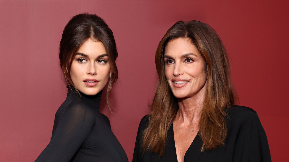 #KaiaGerber cumple 24 años con una trayectoria que honra el legado de su madre Cindy Crawford: 6 imágenes juntas:
tiny.cc/0m5s001