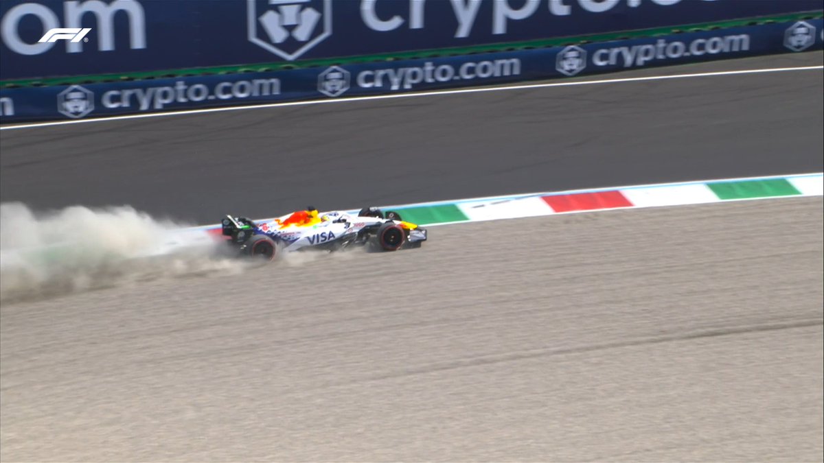 Isack Hadjar goes off at the Ascari chicane and he returns to the pits to check for damage 

#F1 #ItalianGP