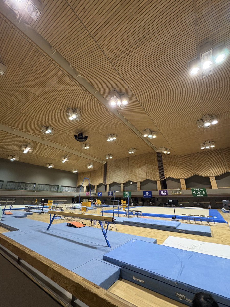 hkduniv's tweet image. 本日5日、全国七大学総合体育大会が開幕しました🔥

今年は『北大主催』ということで、七大学の皆さんに協力していただき、会場設営を無事終えることができました！

明日は男子個人と女子個人、女子団体の演技です✨
応援よろしくお願いします💪💪