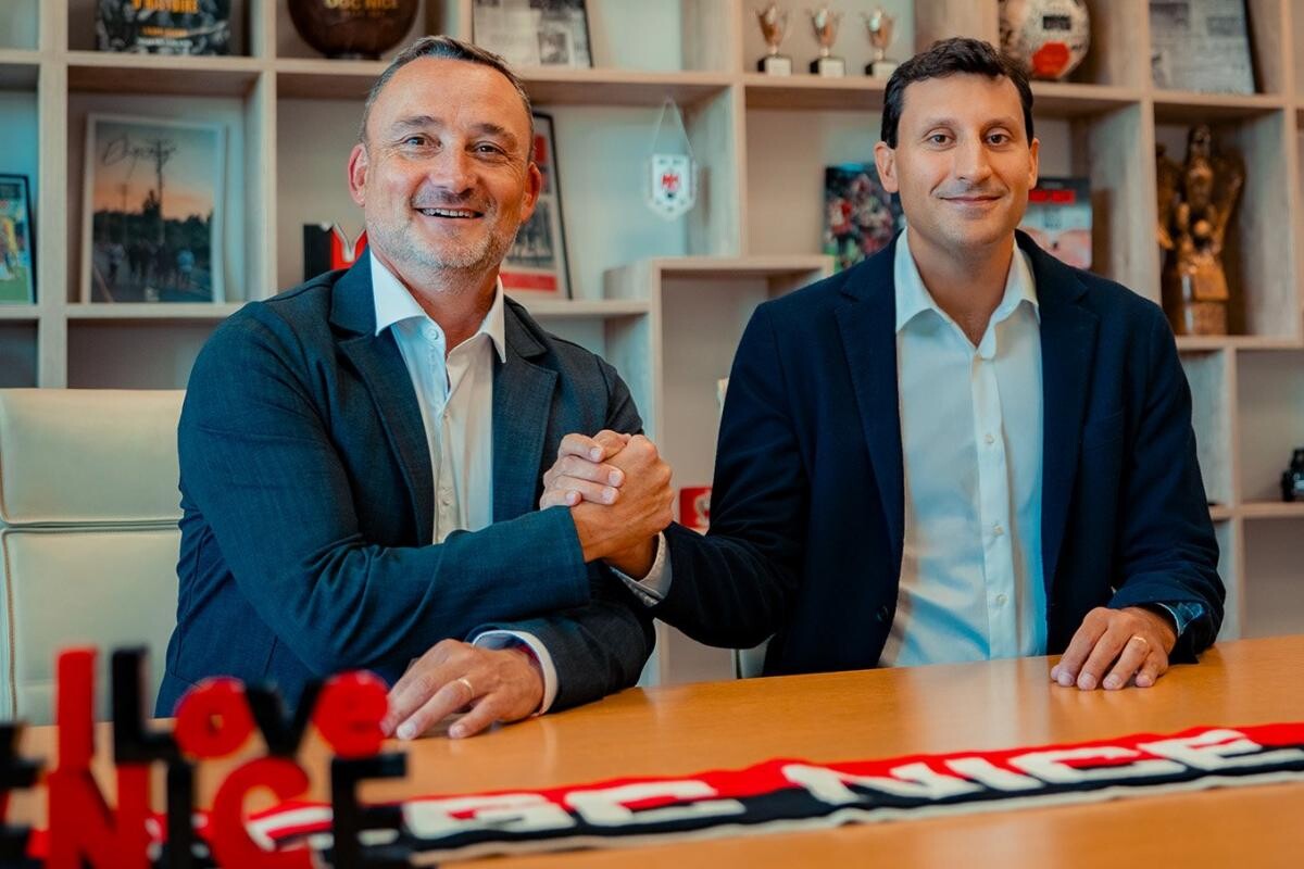 🚨 𝗙𝗥𝗔𝗡𝗖𝗞 𝗛𝗔𝗜𝗦𝗘 🇫🇷 𝗔 𝗣𝗥𝗢𝗟𝗢𝗡𝗚𝗘́ 𝗦𝗢𝗡 𝗖𝗢𝗡𝗧𝗥𝗔𝗧 𝗝𝗨𝗦𝗤𝗨’𝗘𝗡 𝟮𝟬𝟮𝟵 𝗔̀ 𝗟’𝗢𝗚𝗖 𝗡𝗜𝗖𝗘 ! ✍️❤️🖤
 
L’officialisation devrait arriver rapidement. ⏳
 
 🗞️ <a href="/lequipe/">L'Équipe</a>