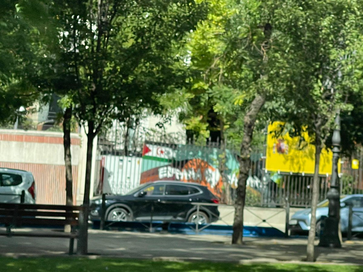 إسبانيا مع الصحراء الغربية: هذه هي العبارة التي كتبت اليوم على مبنى وزارة الشباب الإسبانية.
#الصحراء_الغربية