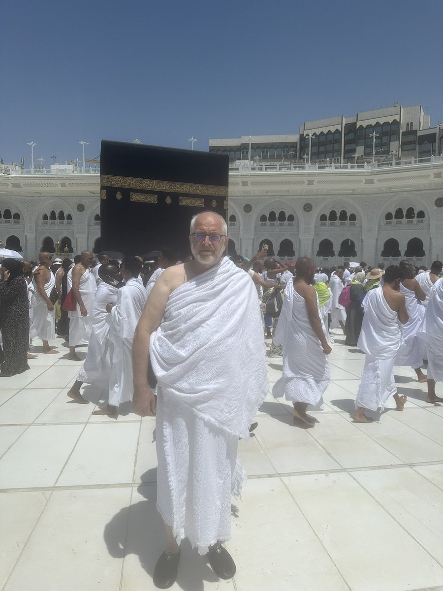 📍Mekke-i Mükerreme

Bugün Cuma ve Kabbe-i Muazzamadayız.

Dünyanın ve Müslüman ülke liderlerinin gözü önünde Gazzede bir katliam ve soykırım yaşanıyor.

Bu mübarek mekanda Allaha yalvarıyoruz. Ya Rabbi Gazzeli ve Yemenli kardeşlerimize sen yardım et.

Gazze ablukasını kırmak