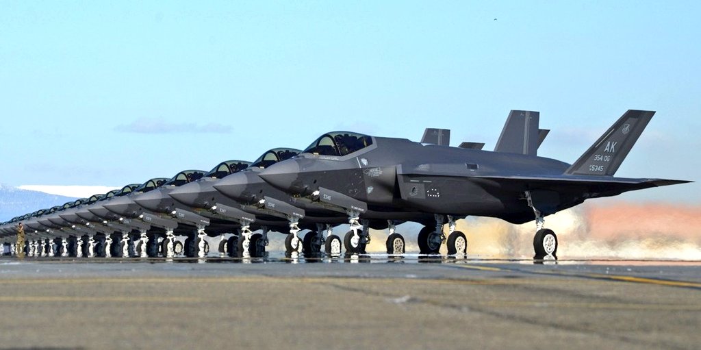 BREAKING:

United States has deployed 10 fighter jets to Puerto Rico to attack Venezuela.

In response, Venezuela has mobilized 8 million militias against the US.