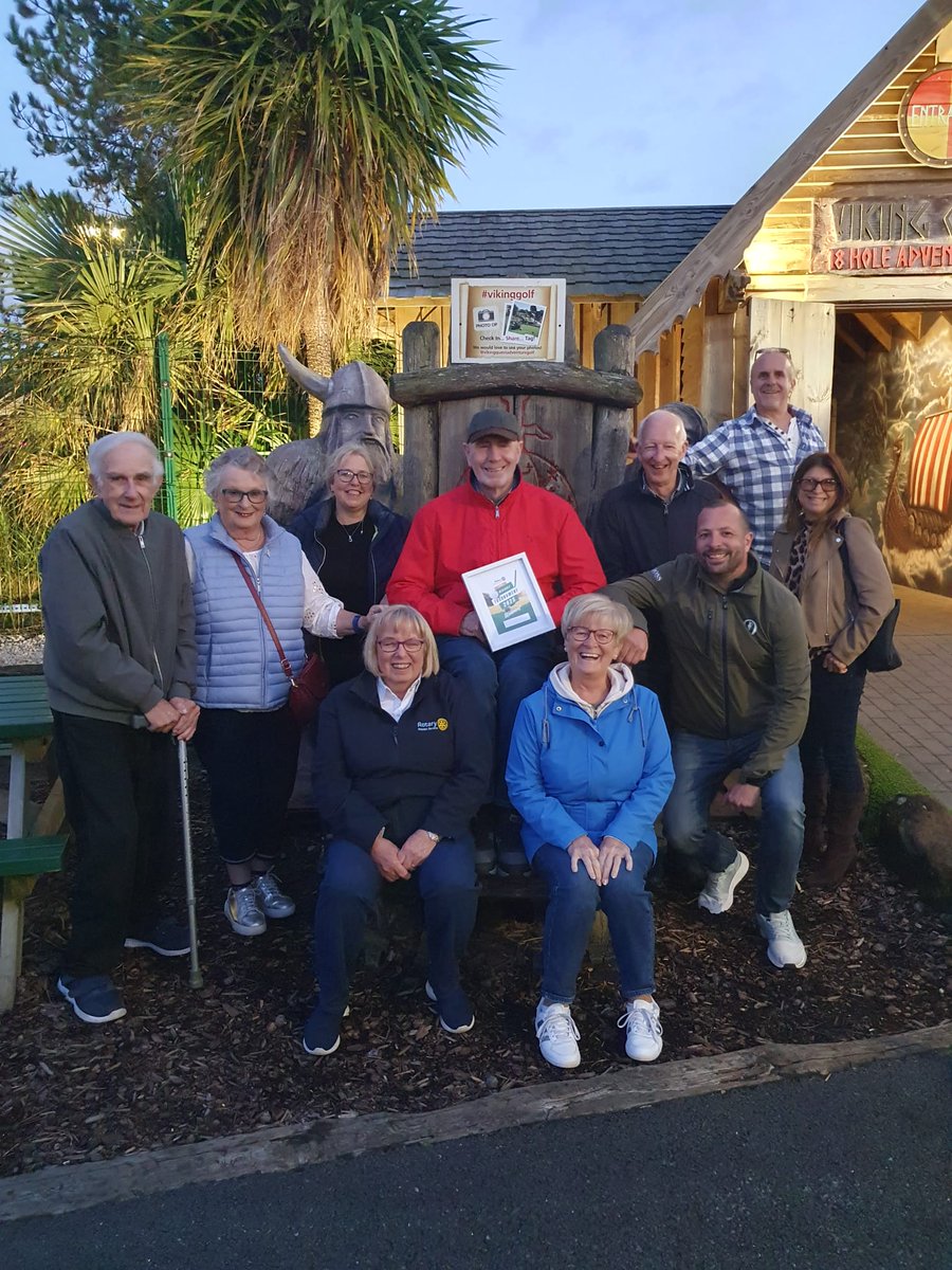 roydeɴ revolve roтαry clυв tweet media