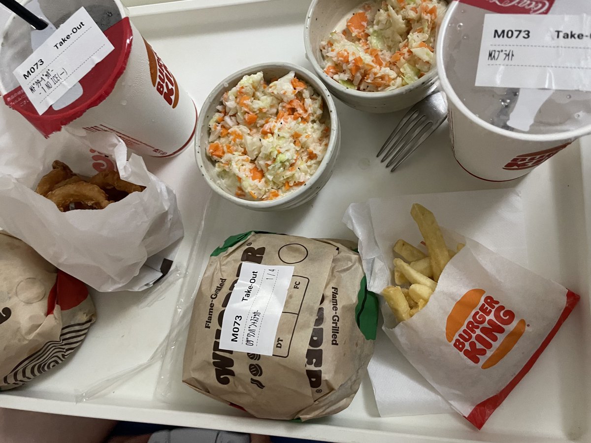 hirochiyo_'s tweet photo. 文句言うても、食う https://t.co/tLisSVmpU0