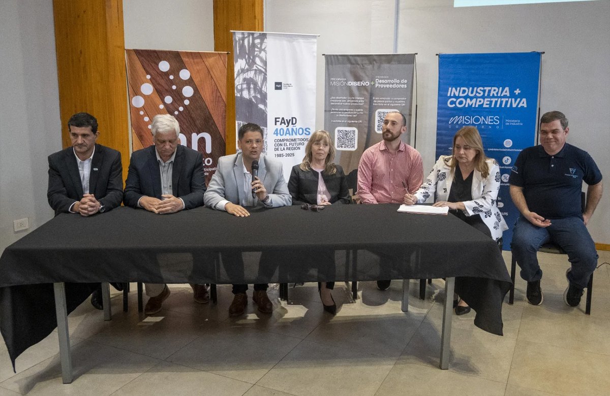 apicofom tweet media