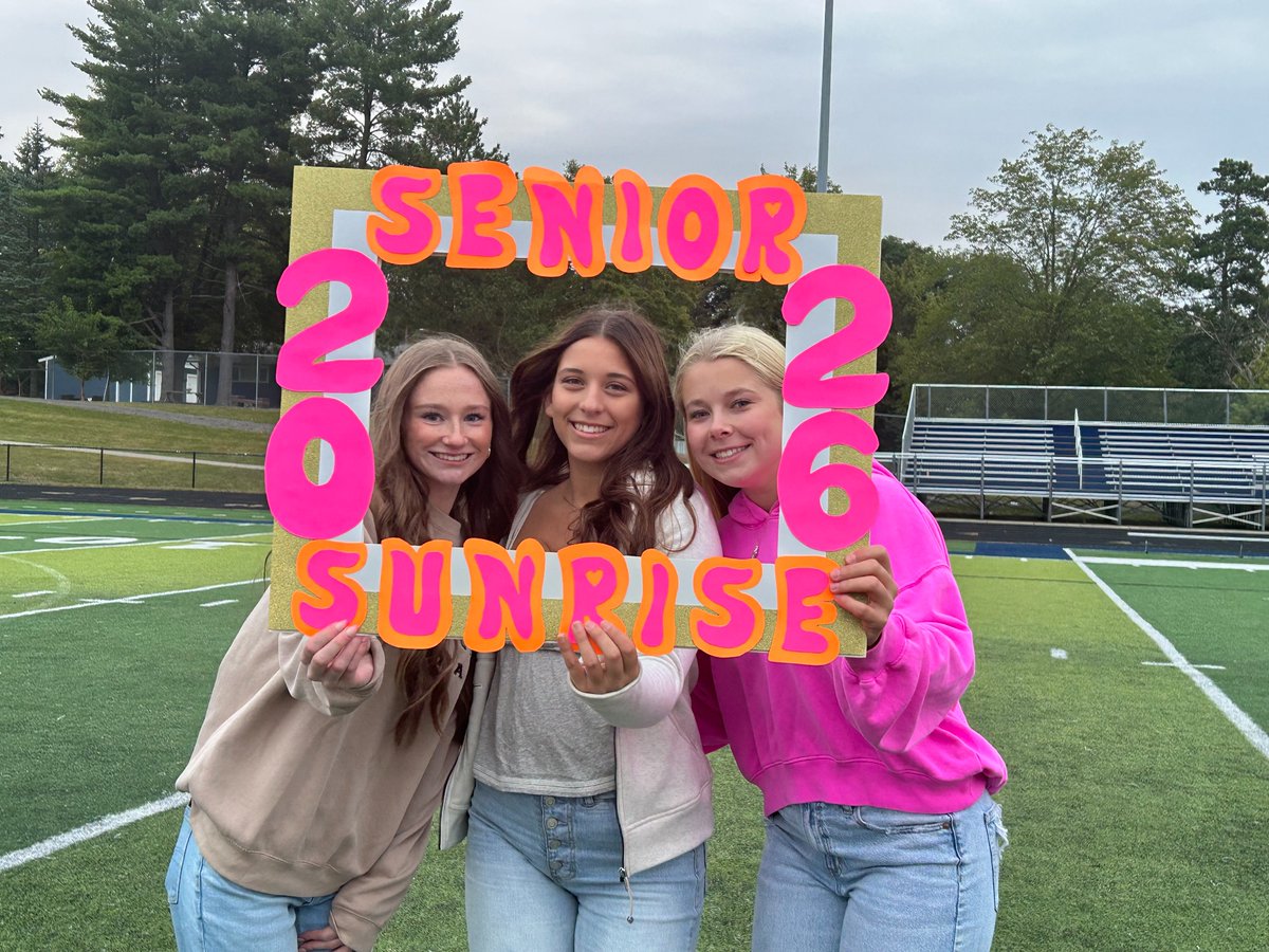 ChelseaHS_Mich's tweet photo. SENIOR SUNRISE! https://t.co/TEvLgjw14V