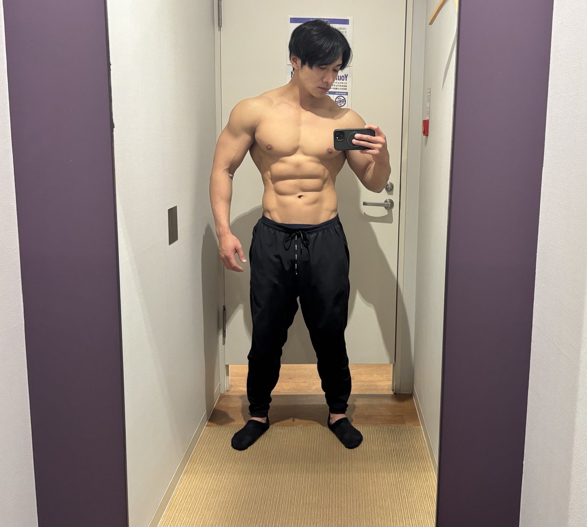 hirofit65's tweet photo. 肩　26セット
🏋️

#ジム #gym #筋トレ #トレーニング #training #workout #fitness #エニタイムフィットネス #anytimefitness #腹筋 #シックスパック #sixpacks https://t.co/9zohMrDXzB