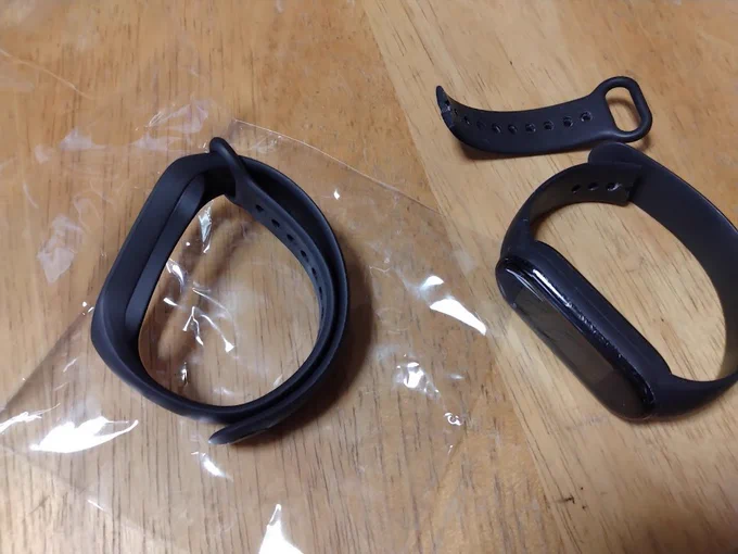 Smartウォッチの替えバンドが届いたので取り換えしたのねん('ー`)b 想像以上に簡単に交換できたのねんw