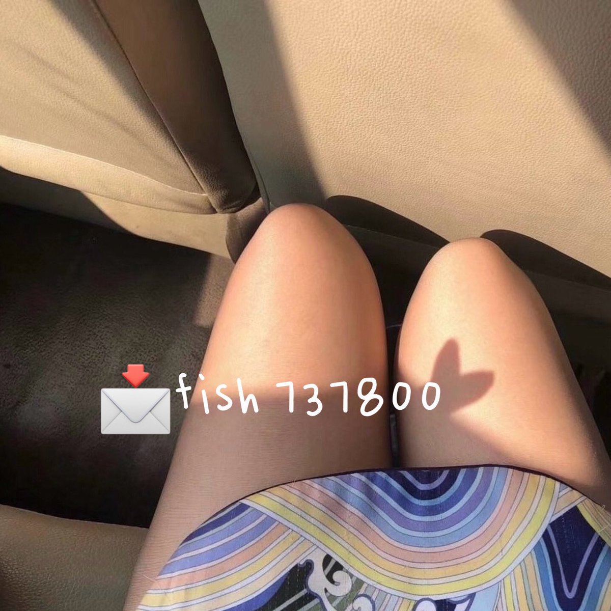 fish737520's tweet photo. 靠在无尽蓝的隔壁，却无壁可隔，一无所有，却拥有一切～

#空姐 #空乘 #制服 #海航 #金卡旅客 https://t.co/ZxWlW2ktzI