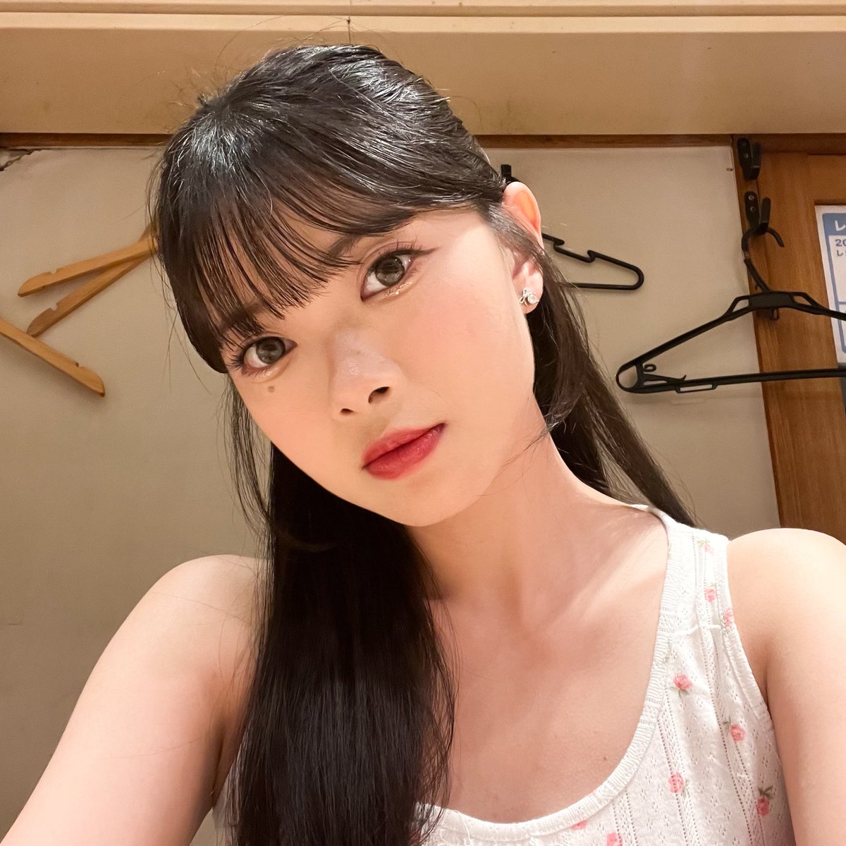A_FionyJKT48's tweet photo. #TGIF 😉 https://t.co/Yddwi3MOTr