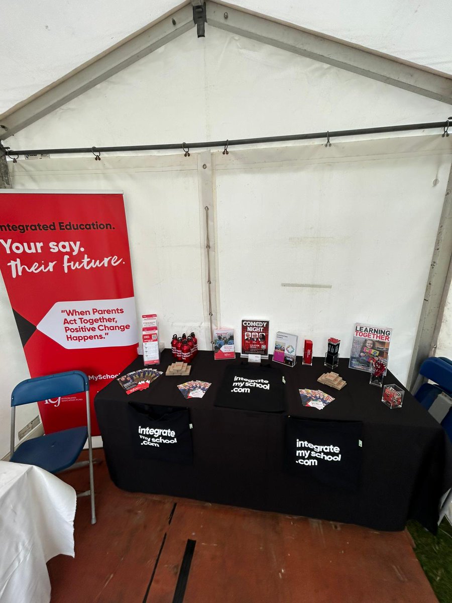 IEFNI's tweet image. The IEF team is ready to meet you this weekend at the Eats &amp;amp; Beats Festival! 👋
Sat 6 &amp;amp; Sun 7 September
Donard Park #Newcastle
Children will have the opportunity to make a free music shaker, which they can use to make their very own 'beats' 🎵 See you there!
@visitmourne