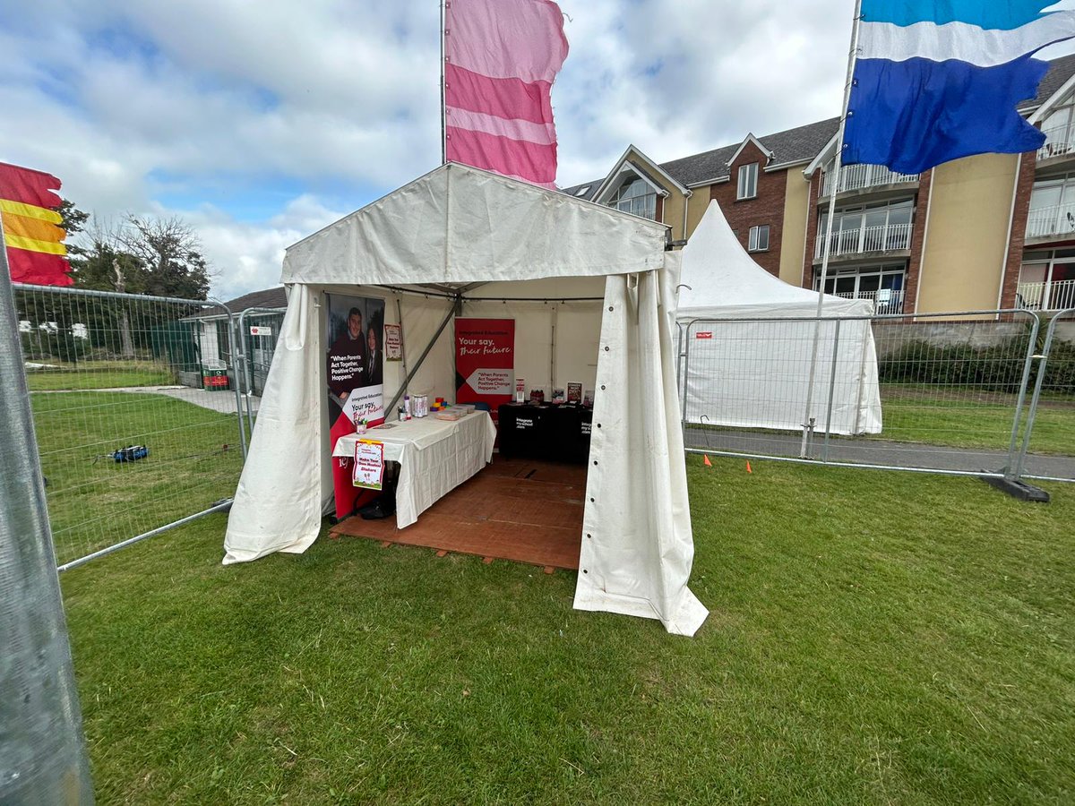 IEFNI's tweet image. The IEF team is ready to meet you this weekend at the Eats &amp;amp; Beats Festival! 👋
Sat 6 &amp;amp; Sun 7 September
Donard Park #Newcastle
Children will have the opportunity to make a free music shaker, which they can use to make their very own 'beats' 🎵 See you there!
@visitmourne