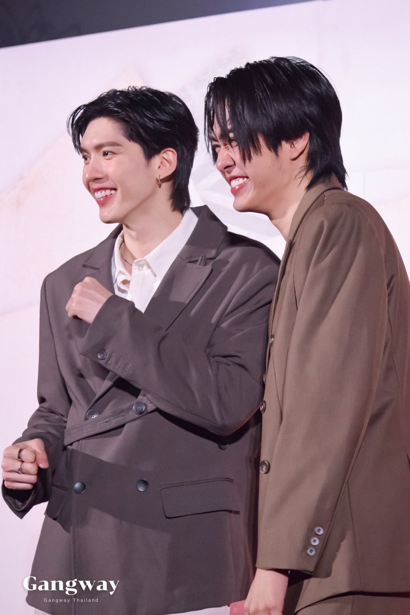 “ เกรท-อิน-อู๋-บูม ” ในงาน “ จาฤกรติชา Final EP. FAN MEETING ”

#grtsp #innsarin #aou_tnbknr #besevboom
#MemoirOfRati
#MemoirOfRatiFanalEP 
#gangwaynews