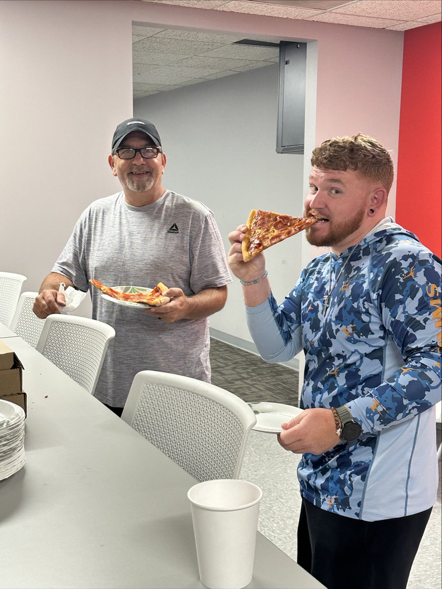 23rdGroup's tweet photo. What goes better together than selecting the perfect slice and picking a winning bracket? 🍕🏈 Our team did both to kick off a new month and football season. It was a great day with tasty food and plenty of team spirit.  #WorkplaceWins #PizzaAndFootball #CultureMatters https://t.co/o32qtrwyta