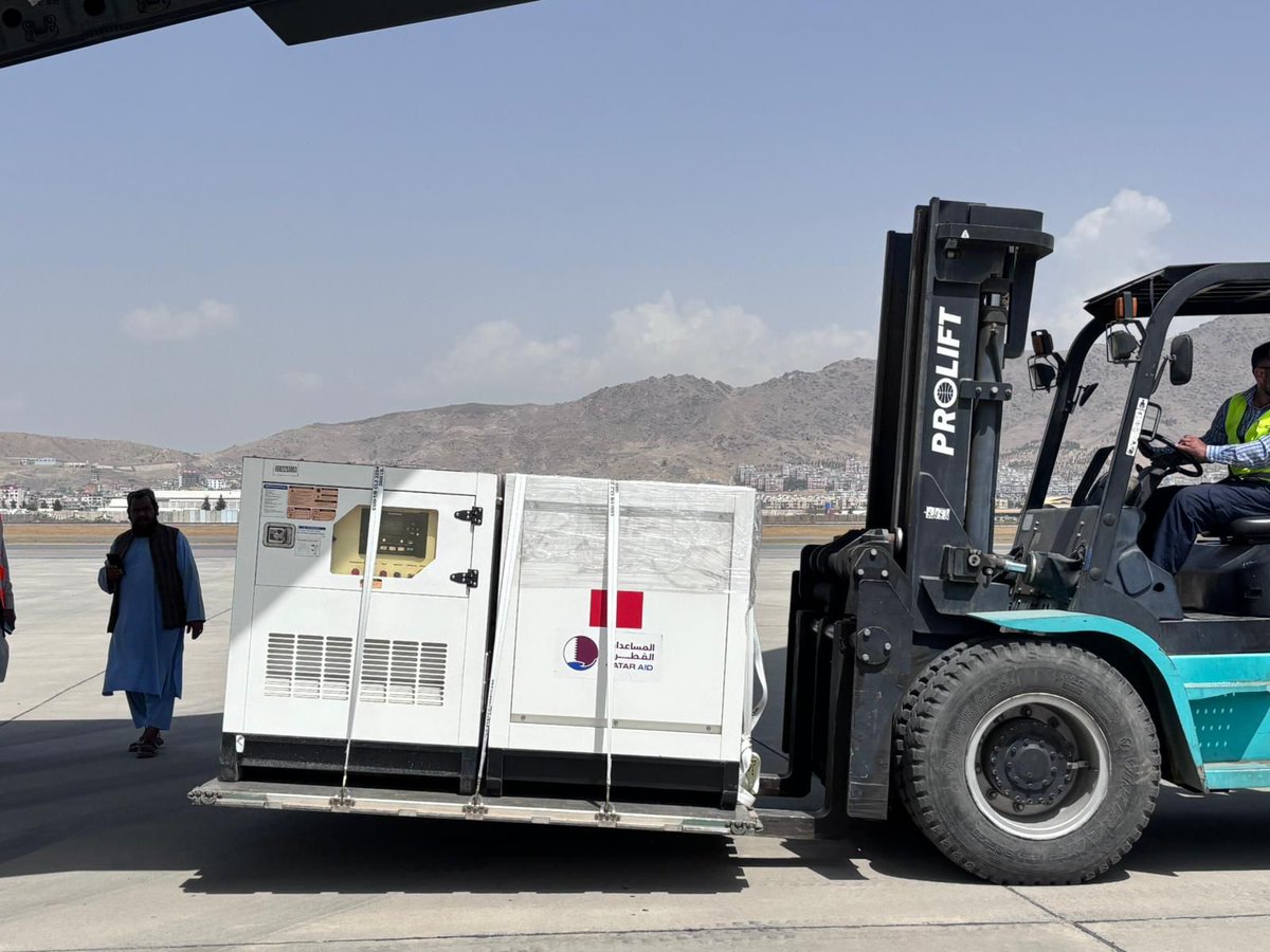 خمس طائرات قطرية تصل إلى كابل تحمل مساعدات إنسانية لأفغانستان

#الخارجية_القطرية