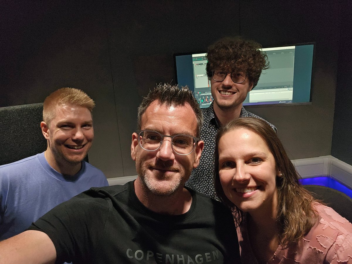 Found these guys trying to steal things from desks. The reprobates 🤣
<a href="/DeLadysigner/">DeLadysigner</a> 
<a href="/RudiRennkamel/">The Camel</a> 
<a href="/Silvarret/">Silv</a> 
<a href="/planet/">Planet</a>