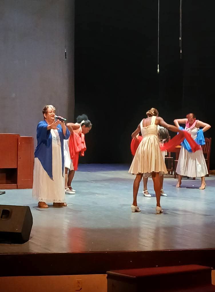 Una Gala artística digna donde se rememoró un hecho histórico y doloroso para la ciudad el #Levantamiento en armas del #5DeSeptiembre en su aniversario 68.
#CubaViveEnSuHistoria 
#CienfuegosXMásVictorias 
#CulturaCienfuegos