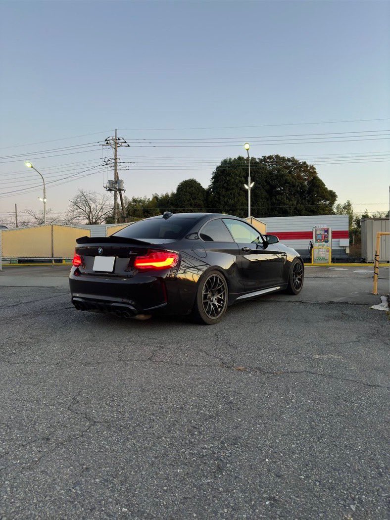 FREEDOM_2525115's tweet photo. BMW M2コンペティションが入庫予定です✨

カーボンリアディフューザー、カーボンリアウイング、カーボンサイドミラー、などカッコよく仕上がっております⭐️

M2の入庫がたくさんです🤭⭐️

前期、後期、MT、コンペティション
揃ってます👌

気になる方はお問い合わせください♪

#BMW #M2 #車売ります https://t.co/93mLgUSzqX