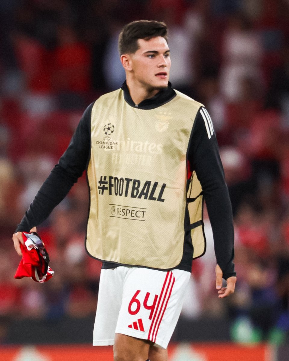 SLBenfica's tweet photo. 🦅 Águias ao serviço nas seleções jovens hoje!

🇵🇹 Portugal Sub-21 vs. Azerbaijão • João Veloso e Gonçalo Oliveira

#SejaOndeFor https://t.co/mqtAYSAJQ4