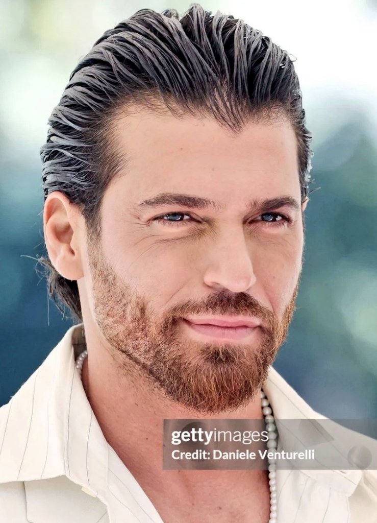 Cabelo de Patrão!
Pose de Patrão!

É O PATRÃO!!!!

#CanYaman