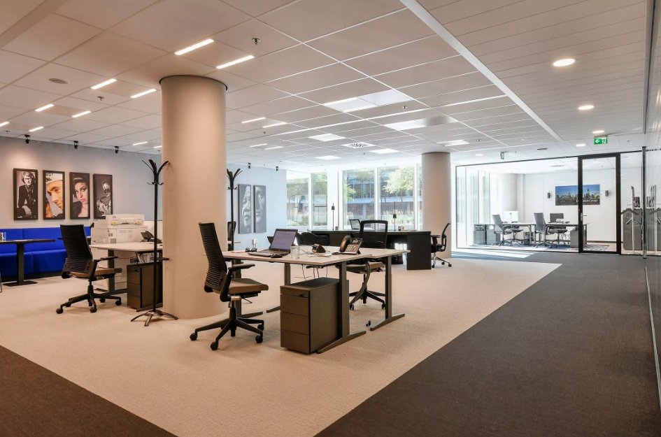 Workthere tweet media