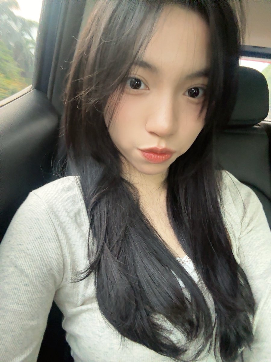 Aralie_JKT48's tweet photo. tututututtt aloooooooooo 👋🏻 https://t.co/pI5CZMPvlt