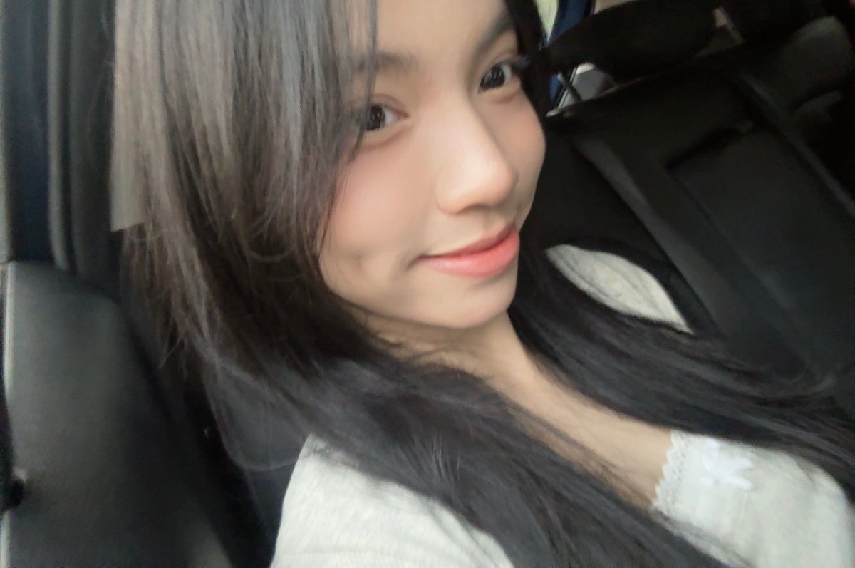 Aralie_JKT48's tweet photo. tututututtt aloooooooooo 👋🏻 https://t.co/pI5CZMPvlt