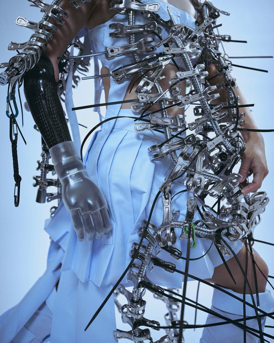 saetsuji's tweet image. Photo Rocky
H/M Aya
Styling Ayana Fujita 
Model Sae 

#義手 #筋電義手 #義手モデル #iLimb #Ossur