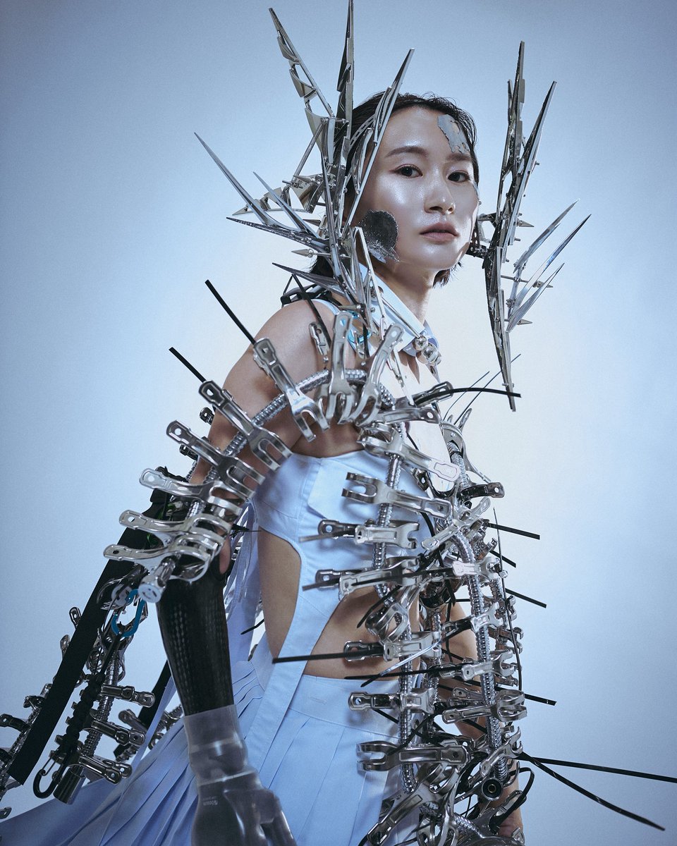 saetsuji's tweet image. Photo Rocky
H/M Aya
Styling Ayana Fujita 
Model Sae 

#義手 #筋電義手 #義手モデル #iLimb #Ossur