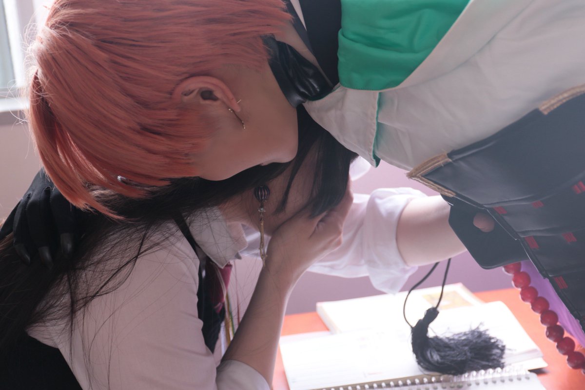 【cosplay】
刀さに

-僕はまたもう一度
君の手を握りたいのでしょうか
春を抱く霞の様に
僕は今揺らいでいます-

彼女に触れたらきっと思い出してしまうから。楽しいことも辛いことも。

それでも、もう一度

岩融・紅尾
審神者・月夜子ちゃん
Photo・お嬢さん
引用−花は桜君は美し