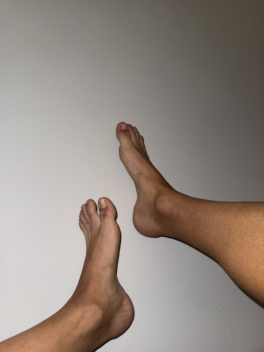 Master14398's tweet image. Hi 👣 #feet #foot #footfetısh #cash #master #malefeet