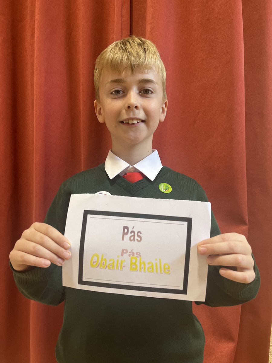 GaelscoilAU's tweet photo. Gaelgóirí na Seachtaine inniu ag an tionól. Comhghairdeas libh go léir! https://t.co/p20nX4olnk
