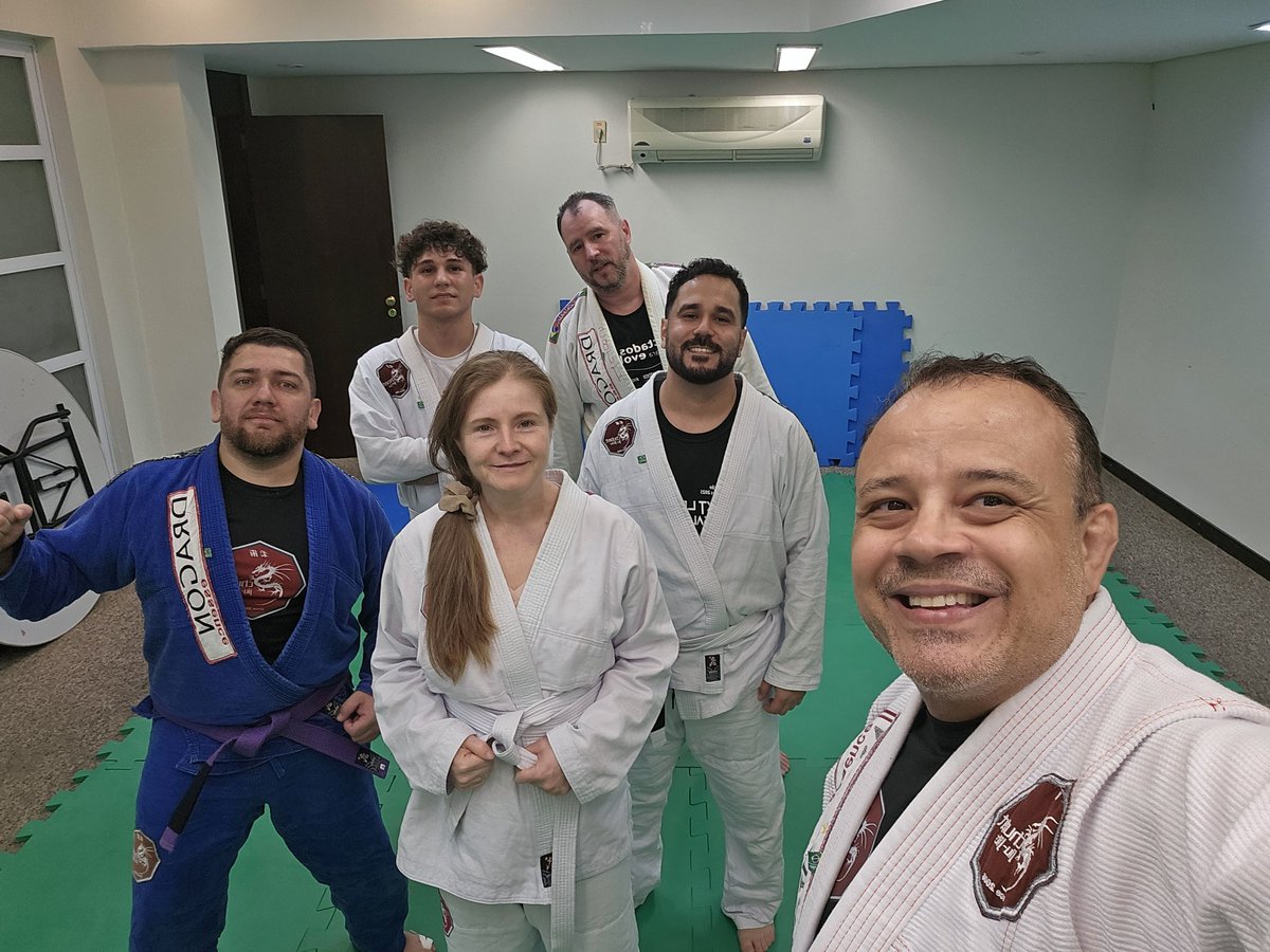 schubertbjj's tweet photo. Treino da @acpdigital @timeacp terça-feira 02/09/2025
Schubert Jiu-Jitsu Curitiba Gracie System.
Venha fazer uma aula experimental. Informações WhatsApp 41 99950-5026
#gratidaoJesus #jiujitsugracie #jiujitsucuritiba #jiujitsu #GracieJiujitsu #graciesystem #MarcosSchubert https://t.co/VDhOUHbxFW