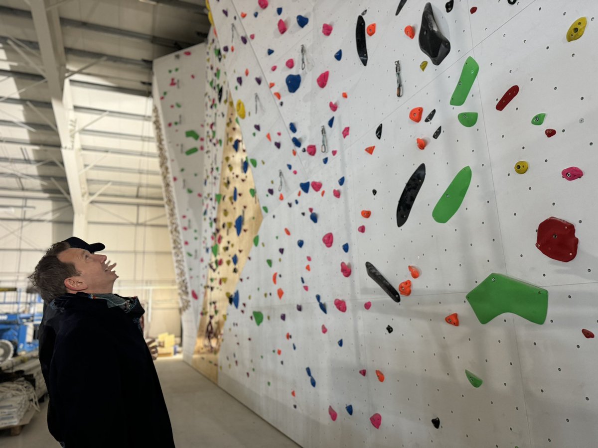 GHFalklands's tweet photo. The Governor was delighted to see the #Falklands’ new 4G Astoturf pitch.⚽️

A peek at the impressive progress of the National Sports Centre was just as intriguing, an efficient space for the community to enjoy more #sports, an area of growing interest in the Falklands community. https://t.co/XeY7tnctaD