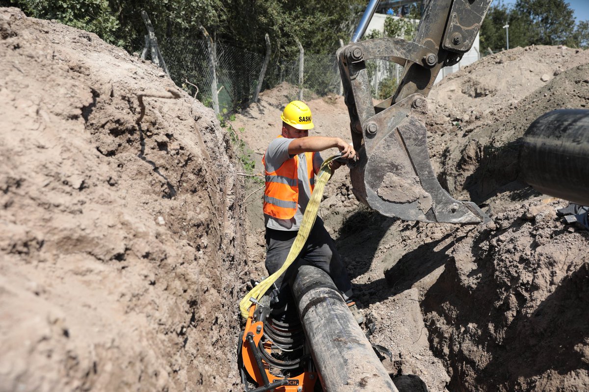 📍İlkadım 
Ateşin kıvılcımıyla birleşen her boruda, usta ellerin sabrı ve emeği var. 🔥👷‍♂️
Kaynak yapan ustalarımızın alın teri, şehrimizin musluklarından akan sağlıklı suya dönüşüyor. 💧