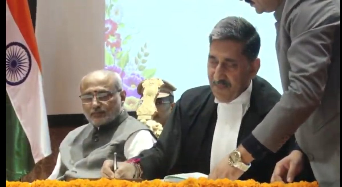 barandbench's tweet image. Justice Shree Chandrashekhar takes oath as the 49th Chief Justice of Bombay High Court at Raj Bhavan. 

Maharashtra Governor CP Radhakrishnan administered the oath. 

#BombayHC #swearingin