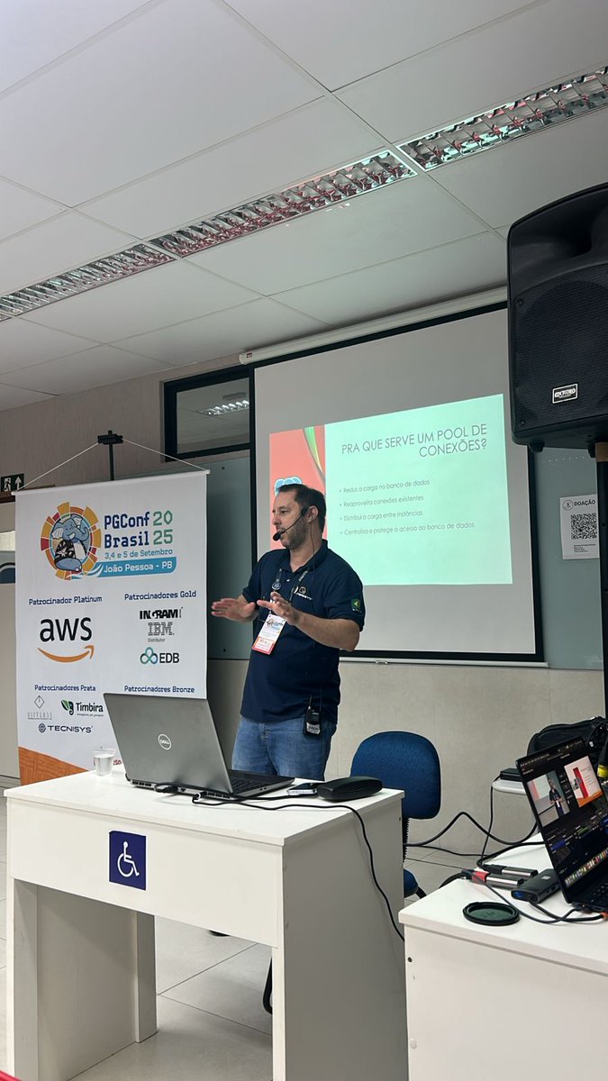 PgBouncer VS PgPool: Quem ganha? (Carlos Correa Silva Alves)

#pgconfbr